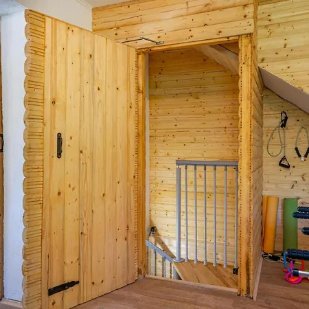 Mountain Escape House With Indoor Pool Vila *