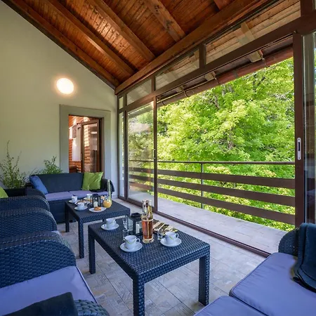 Mountain Escape House With Indoor Pool Vila *