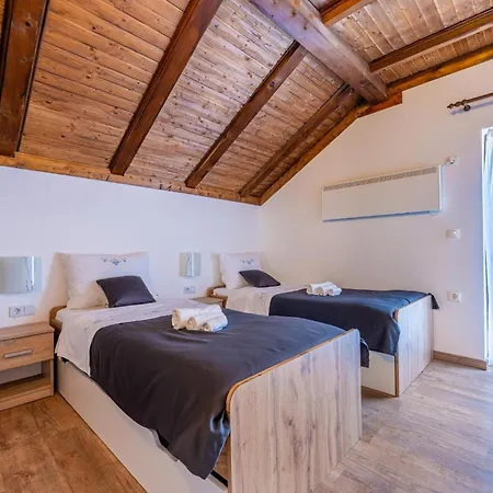Mountain Escape House With Indoor Pool Vila *