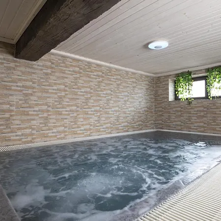 Mountain Escape House With Indoor Pool Vila *