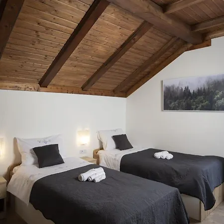 Mountain Escape House With Indoor Pool Vila