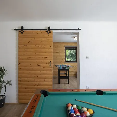 Mountain Escape House With Indoor Pool Vila Fužine